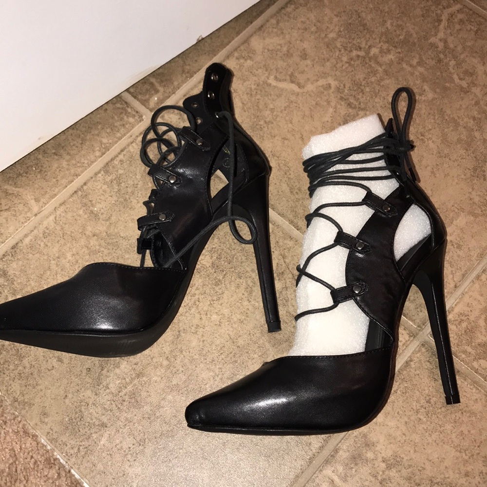 Sexy Lace Up Pumps!!!